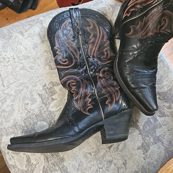 ARIAT Snip Toe Black Boots - Picture 5 of 16